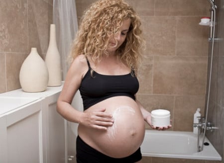 используйте косметические средства для борьбы со стриями средства борьбы