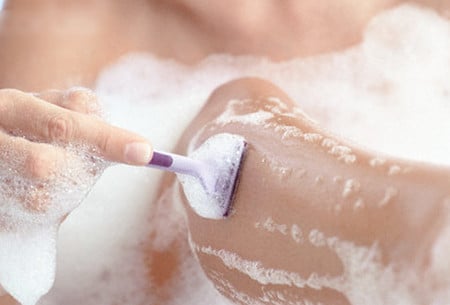 бритье обычным станком механическая эпиляция