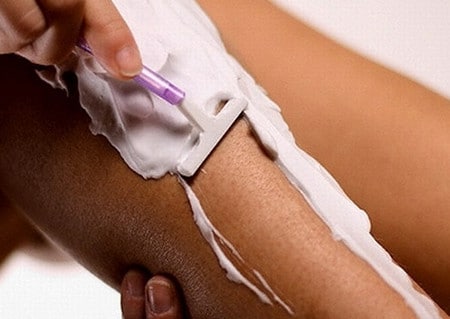 при помощи бритья эпиляция