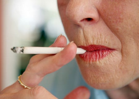 курение – одна из причин раннего старения кожи старение кожи