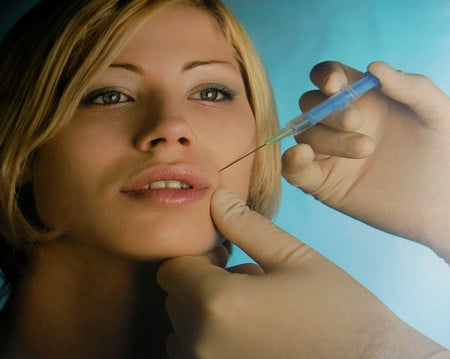 используют инсулиновые шприцы с тонкими иглами процедура