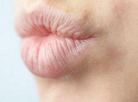 губы выпячивайте вперед как можно сильнее упражнение