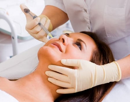 Введение коктейля происходит относительно безболезненно процедура мезотерапии