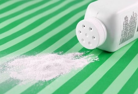 присыпьте тальком Перед началом эпиляции