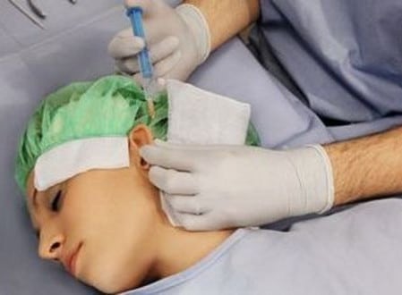 Проведение операции отопластики в клинике пластической хирургии