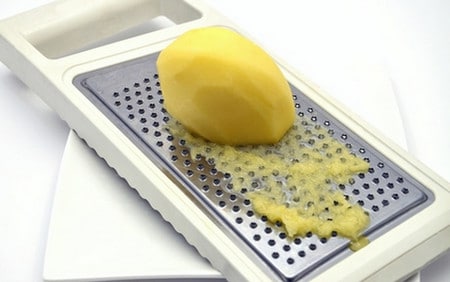 Маска из сырого картофеля хорошо разглаживает морщины картофельная маска