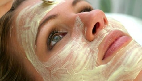 Проведение пилинга в домашних условиях небезопасно дома