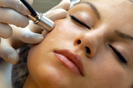 аппаратная процедура опытный косметолог