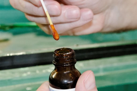 Обработка места прижигания антиспетиком Обработка места прижигания антиспетиком