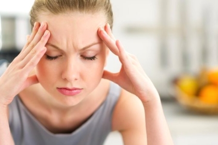 Появление нитевидных папиллом из-за нарушения гормонального фона и стрессов Появление нитевидных папиллом из-за нарушения гормонального фона и стрессов