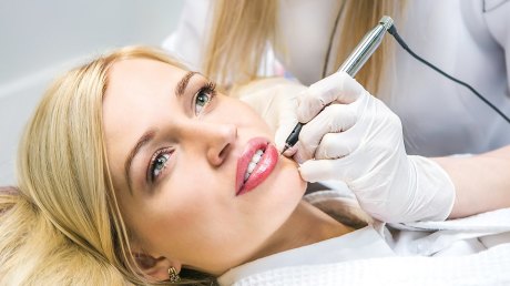 Разница между татуажем и перманентным макияжем