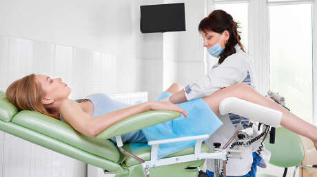 Как проводится операция хирургической дефлорации